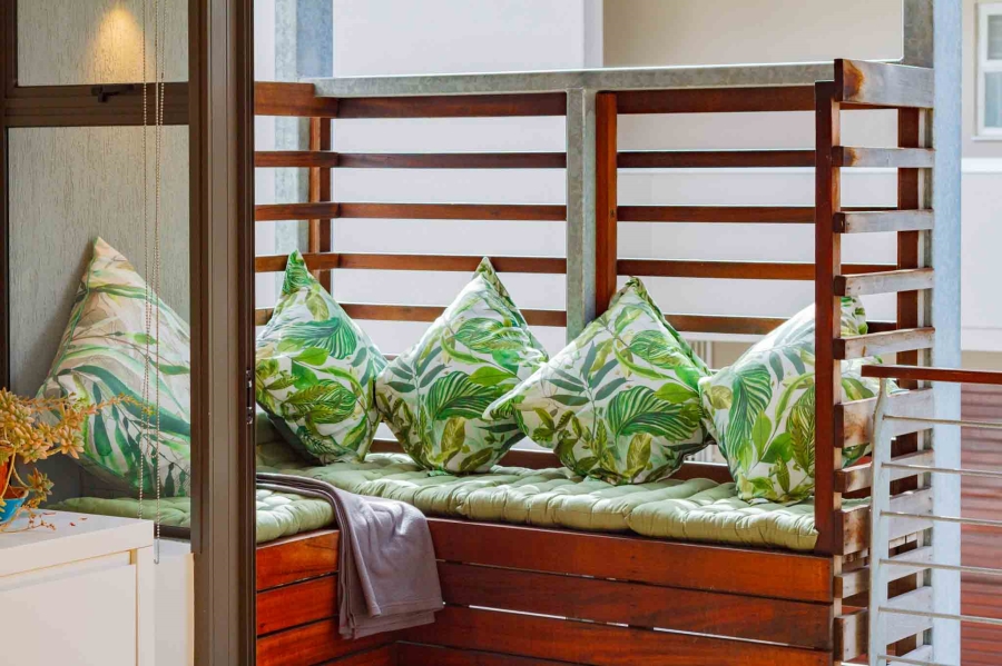 To Let 1 Bedroom Property for Rent in Sea Point Western Cape